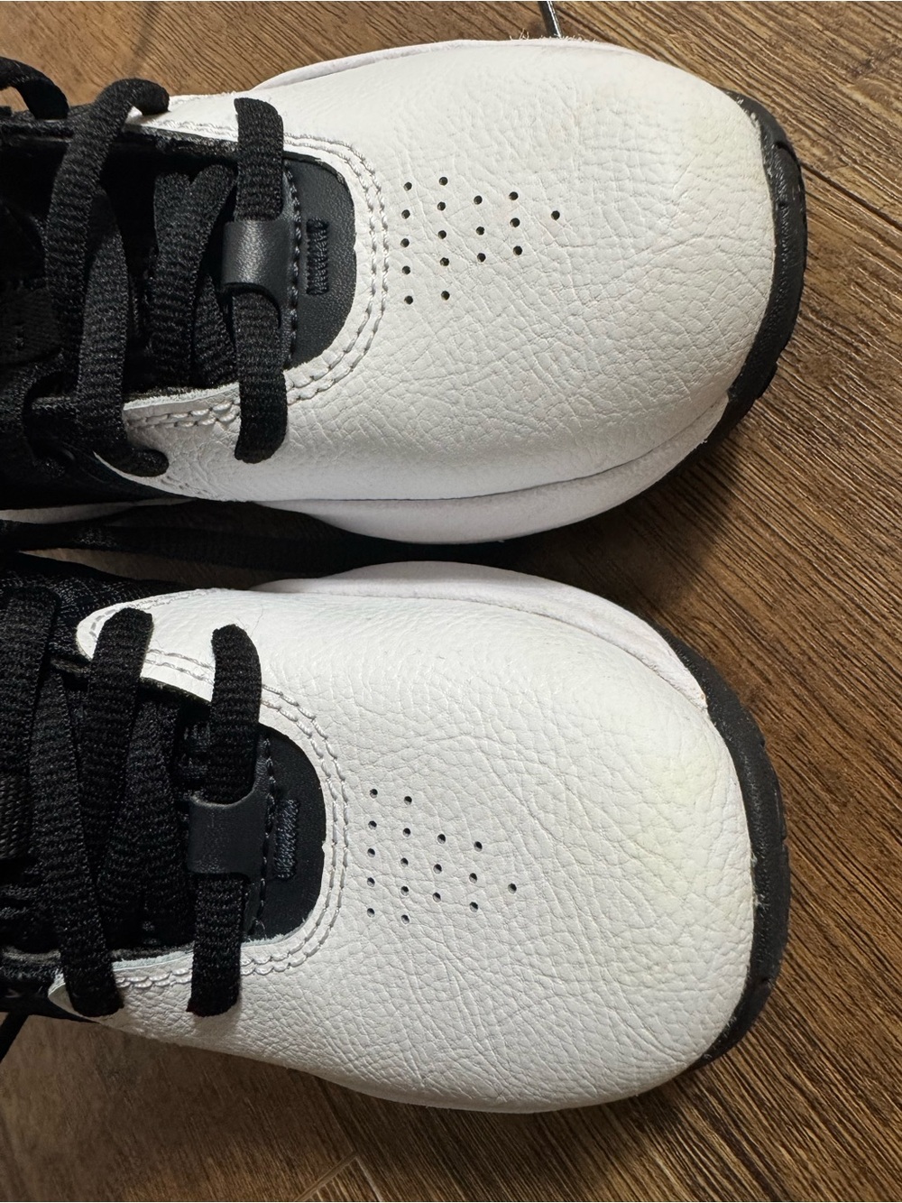 Little Boys Under Armour Basketball Shoes Youth Sneakers Black White Size 12.5K - Picture 5 of 6